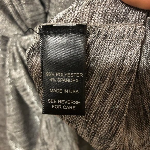 BKE Boutique Metallic V-Neck Peplum Top - Picture 5 of 8